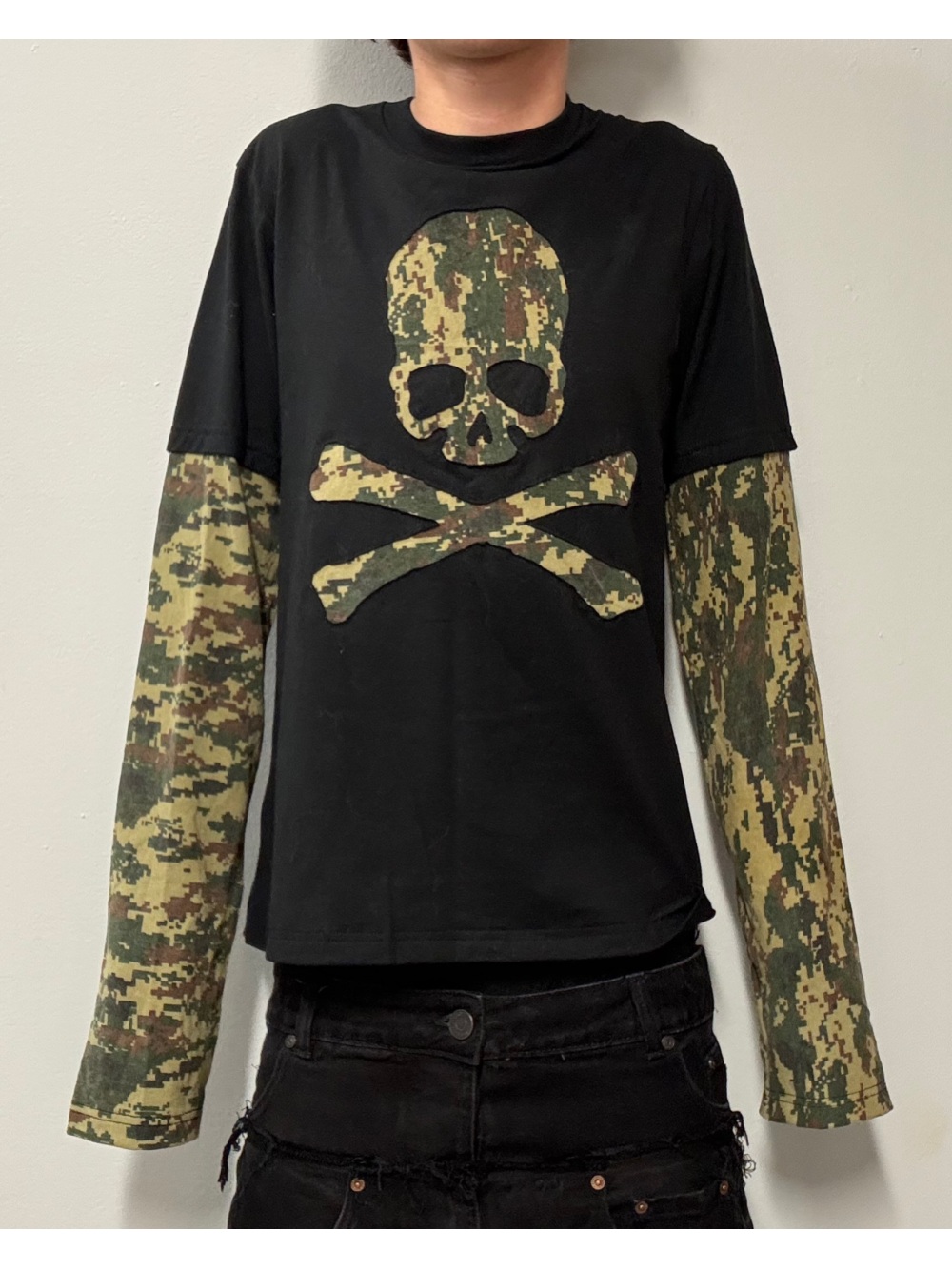 Street Fashion Men - 2026年新作アメリカンレトロ迷彩柄スケルトンフェイクツーピーススプライス長袖トップスパンクストリートトレンドファッション多用途ニッチアイテム