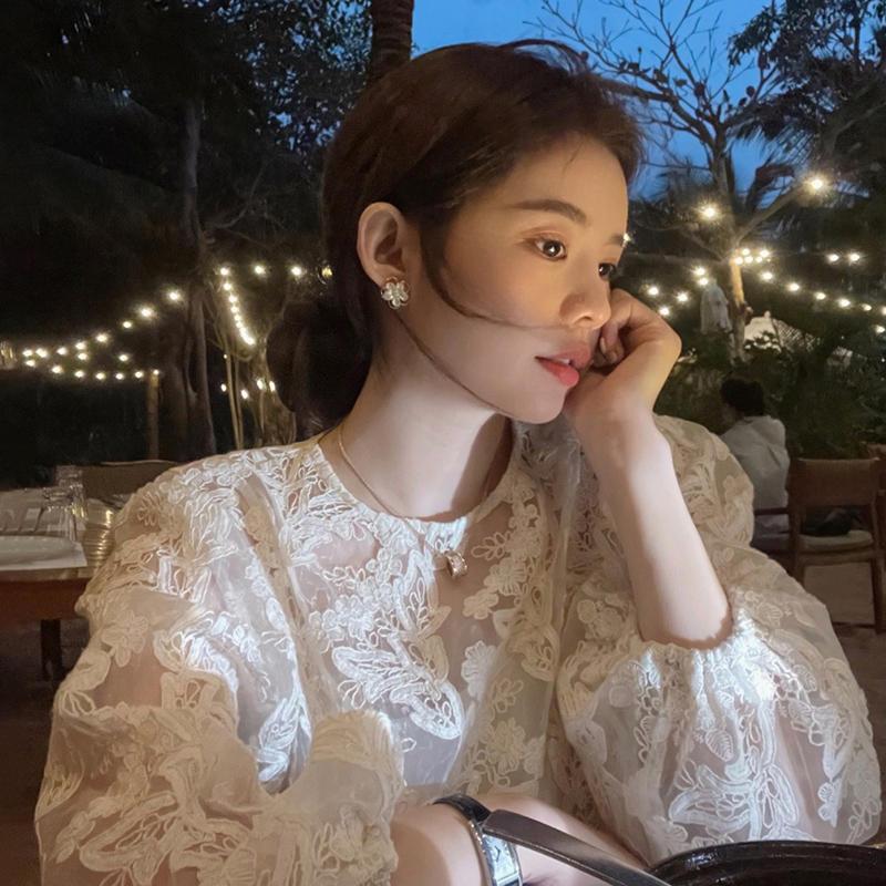 Street Fashion In Korea - MEXZT エレガントなシアーホワイトシャツ女性のファッションレース刺繍ブラウス夏のオフィスレディース韓国長袖デザイントップス新