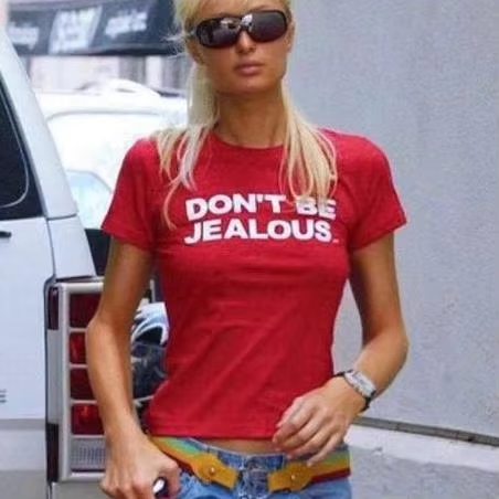 Street Fashion In Paris - パリス・ヒルトン「don't Be Jealous」プリントTシャツ男性女性半袖コットンTシャツメンズTシャツ2026夏紳士服