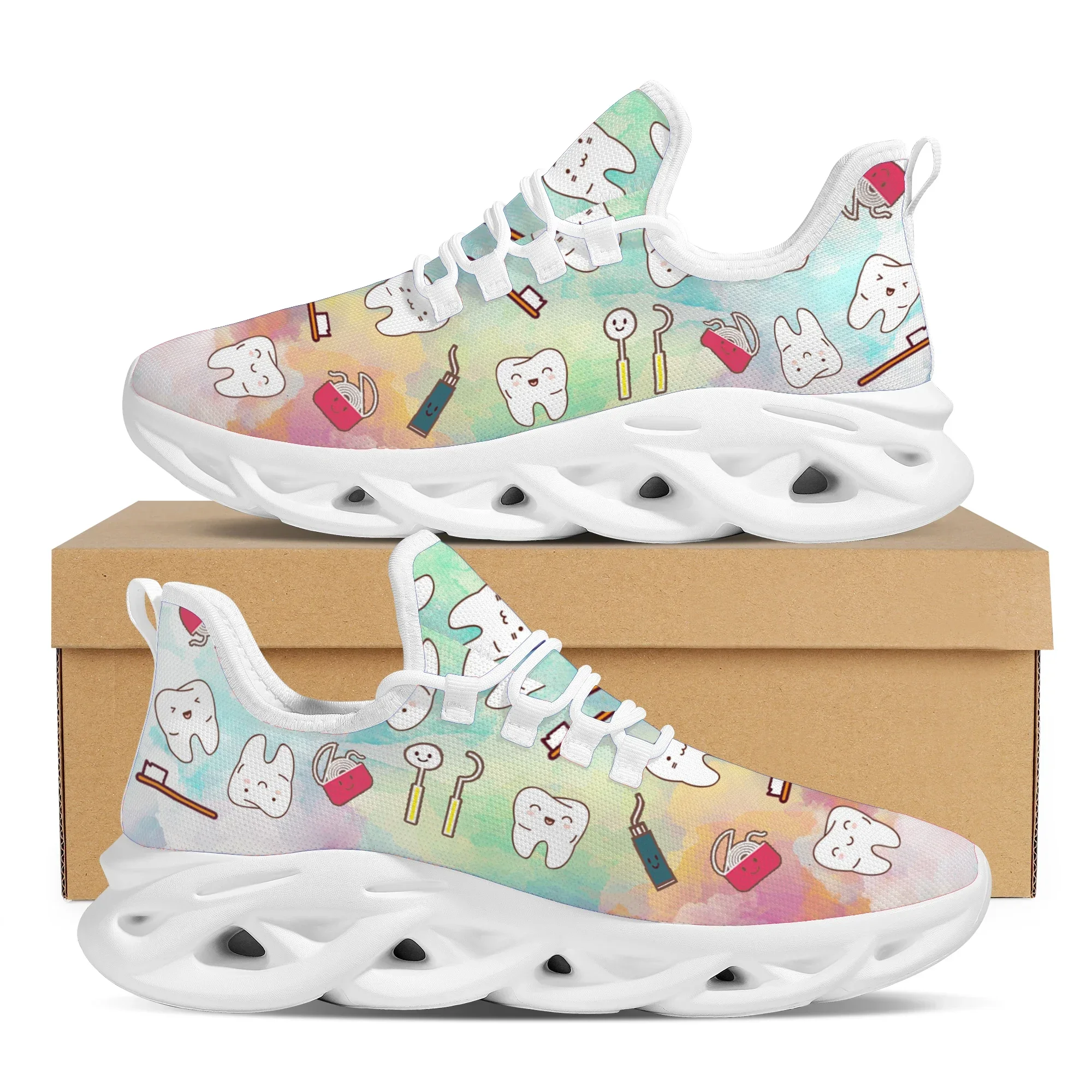歯科用機器マンガプリントレディースフラットシューズ新しいトレ - Street Fashion Trends のレビューと価格
